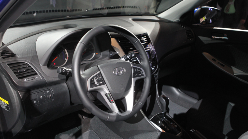 Illustration for article titled 2012 Hyundai Accent is here to give Honda the Fits